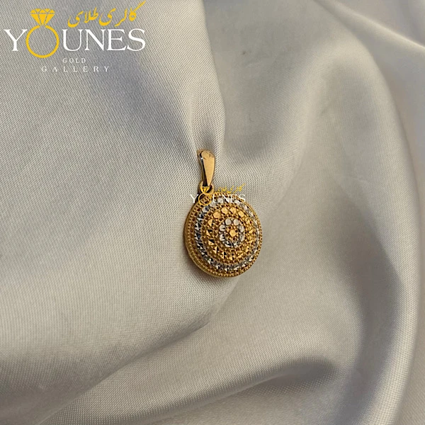 تصویر دوم آویز طلا دایره تراش دار دورنگ